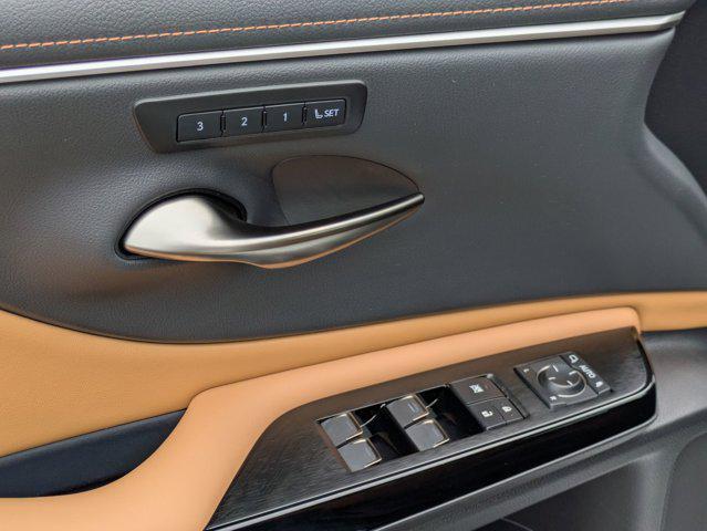 new 2025 Lexus ES 300h car, priced at $50,195