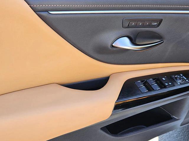 new 2025 Lexus ES 350 car, priced at $47,078