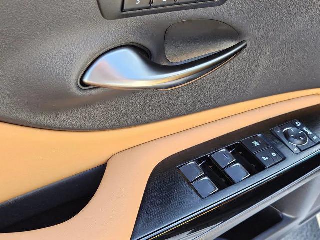 new 2025 Lexus ES 350 car, priced at $47,078
