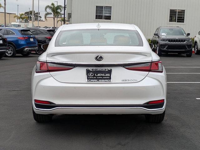 new 2025 Lexus ES 300h car, priced at $47,652