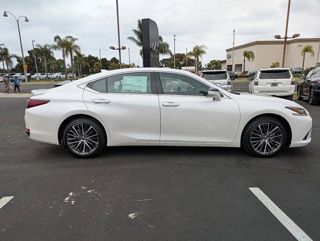new 2025 Lexus ES 300h car, priced at $47,652