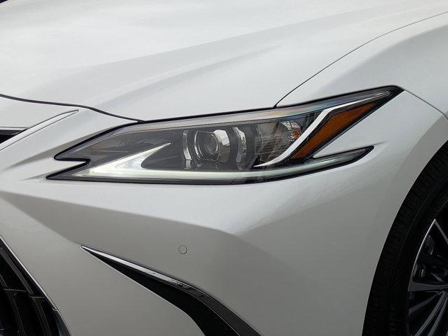 new 2025 Lexus ES 300h car, priced at $47,652