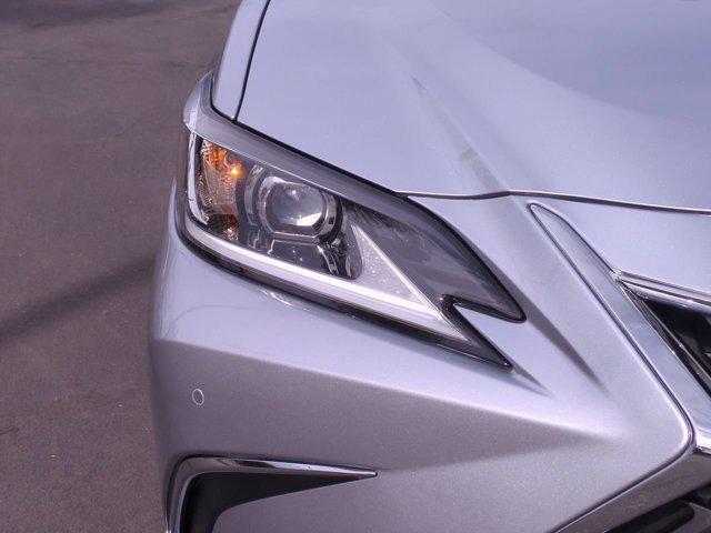 new 2025 Lexus ES 350 car, priced at $45,298