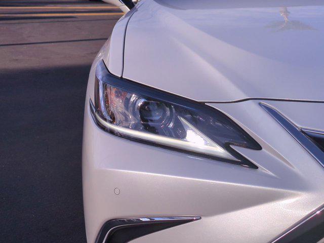 used 2025 Lexus ES 350 car, priced at $41,990