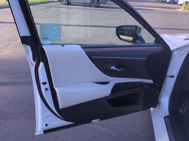 used 2025 Lexus ES 350 car, priced at $41,990