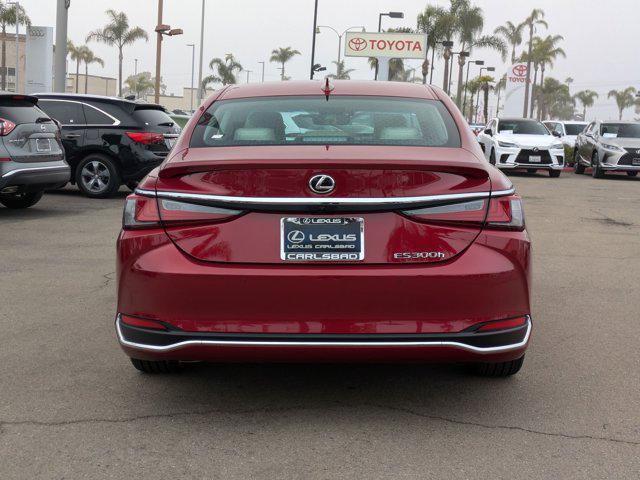 new 2025 Lexus ES 300h car, priced at $47,516