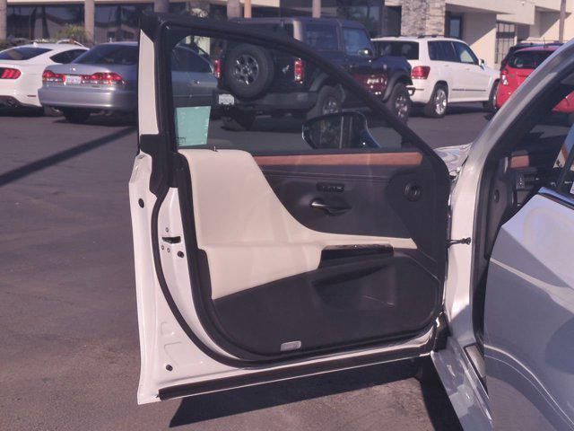 new 2025 Lexus ES 350 car, priced at $45,034