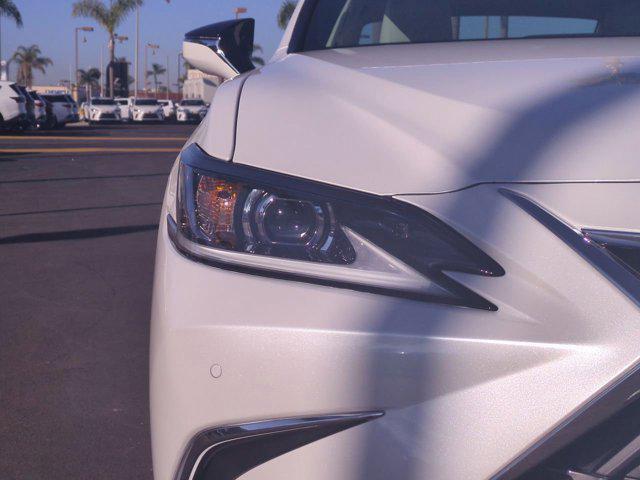 new 2025 Lexus ES 350 car, priced at $45,034