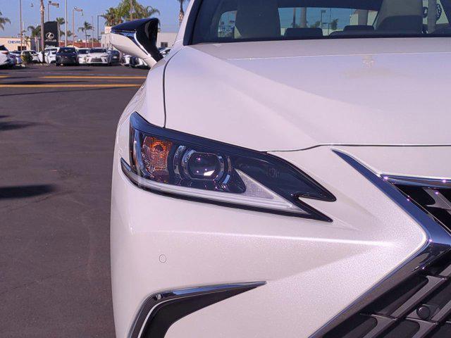 new 2025 Lexus ES 350 car, priced at $45,298