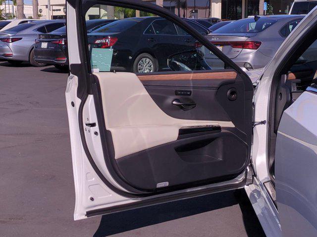 new 2025 Lexus ES 350 car, priced at $45,298