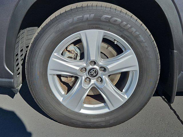 used 2024 Toyota Highlander car, priced at $30,389