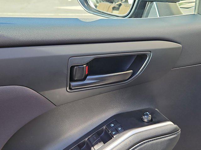 used 2024 Toyota Highlander car, priced at $30,389