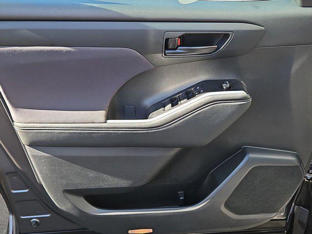 used 2024 Toyota Highlander car, priced at $30,389