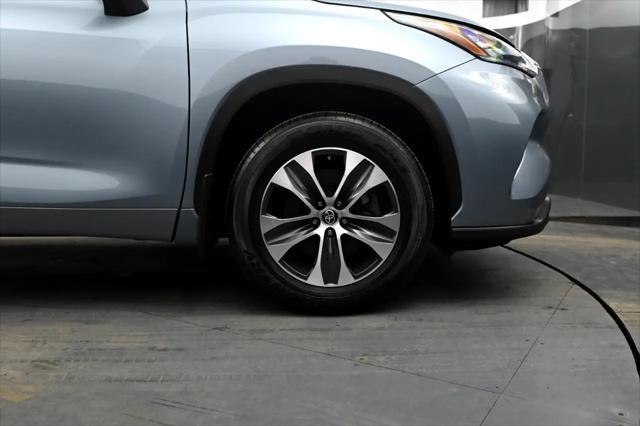 used 2020 Toyota Highlander car, priced at $25,995