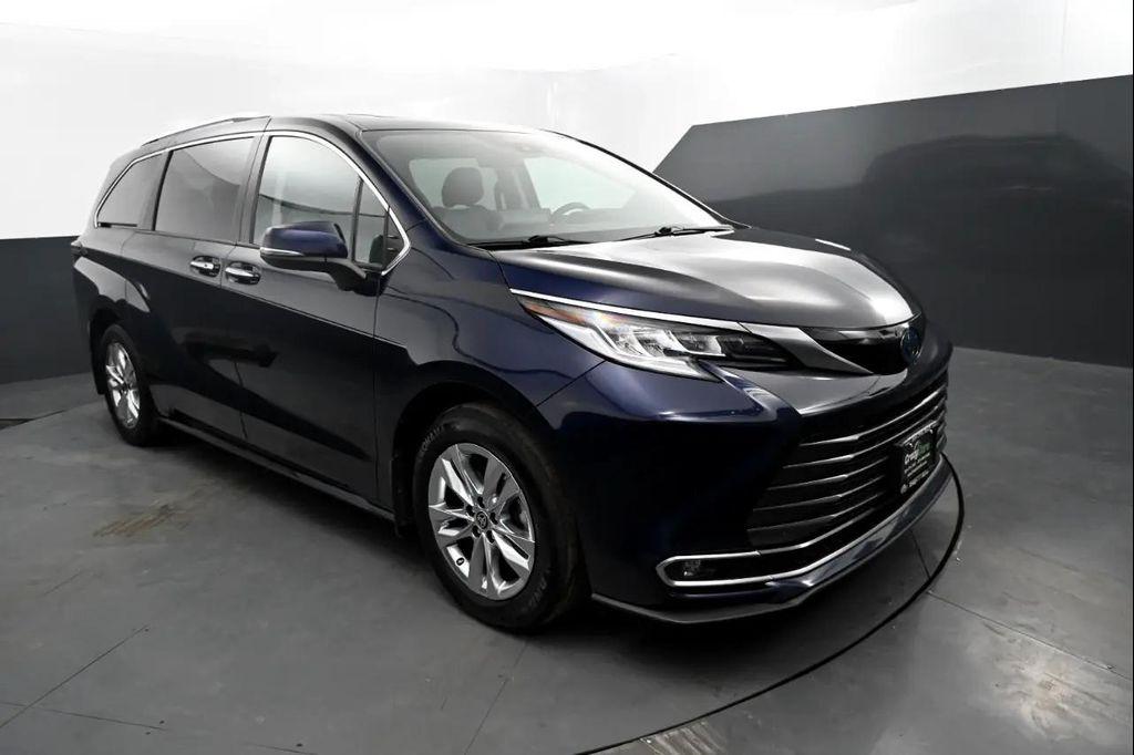 used 2022 Toyota Sienna car, priced at $34,995
