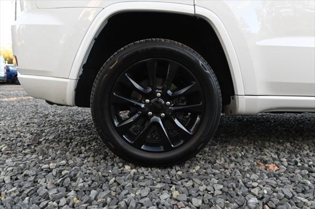 used 2018 Jeep Grand Cherokee car, priced at $17,495