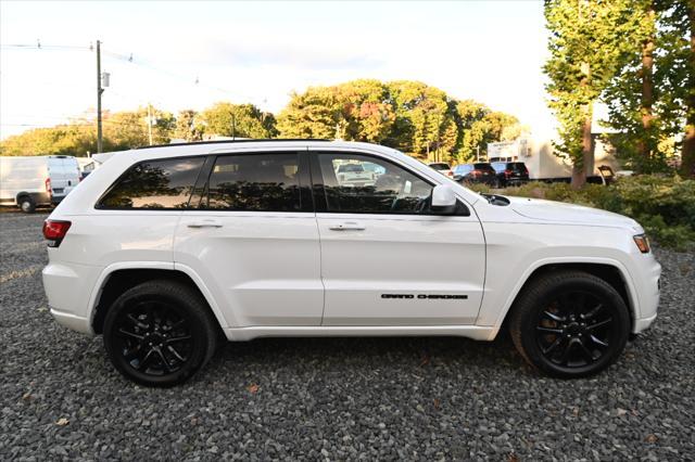 used 2018 Jeep Grand Cherokee car, priced at $17,495