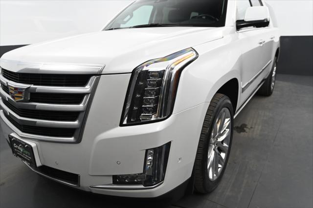 used 2019 Cadillac Escalade ESV car, priced at $29,895