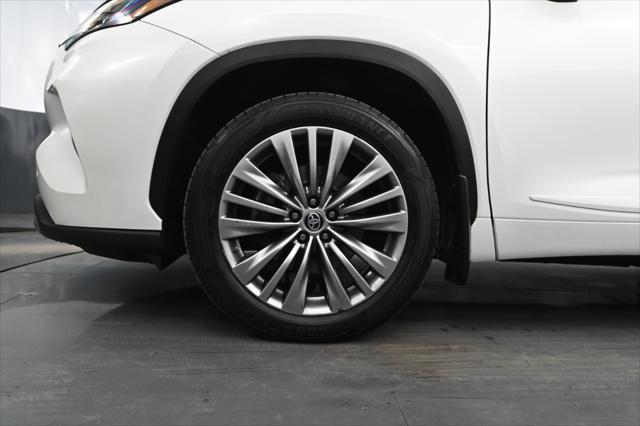 used 2021 Toyota Highlander car, priced at $32,495