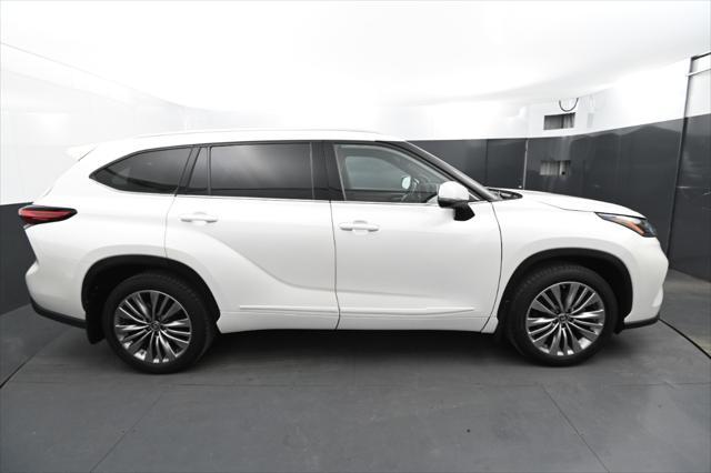 used 2021 Toyota Highlander car, priced at $32,495