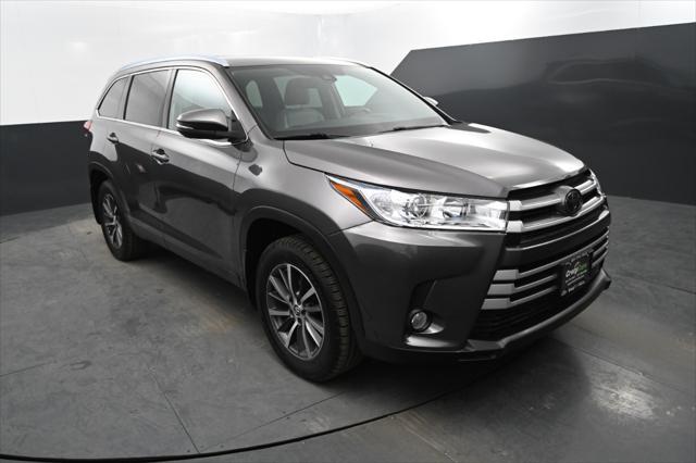 used 2019 Toyota Highlander car, priced at $22,495