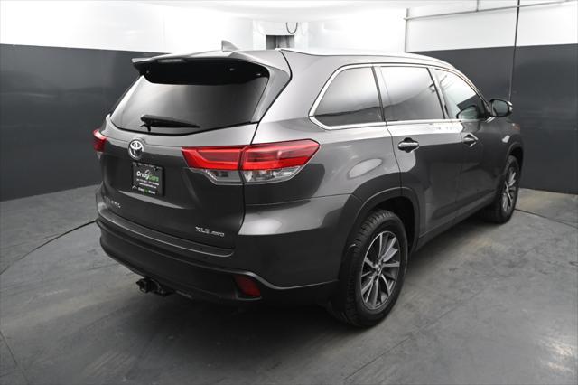 used 2019 Toyota Highlander car, priced at $22,495