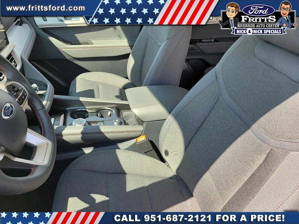 new 2025 Ford Explorer car, priced at $40,965