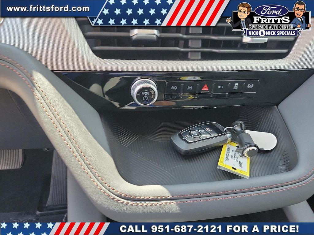 new 2025 Ford Explorer car, priced at $40,965