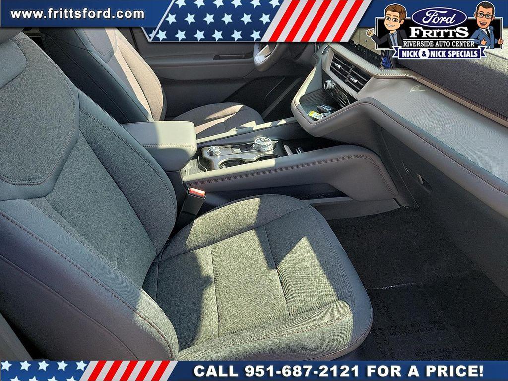 new 2025 Ford Explorer car, priced at $40,965