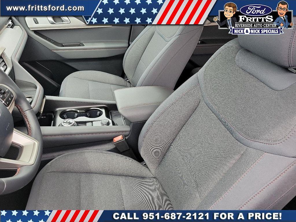 new 2025 Ford Explorer car, priced at $40,965