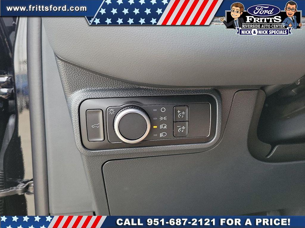 new 2025 Ford Explorer car, priced at $40,965