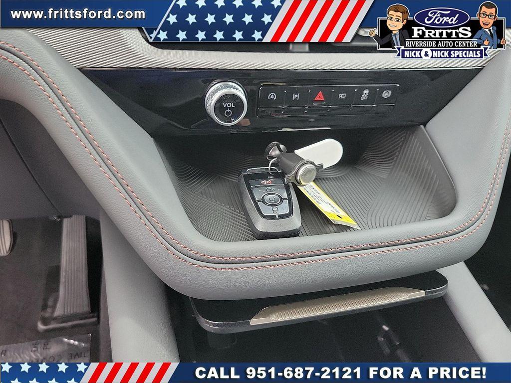 new 2025 Ford Explorer car, priced at $40,965