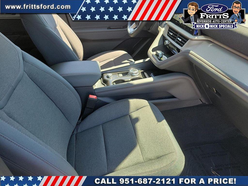 new 2025 Ford Explorer car, priced at $40,965