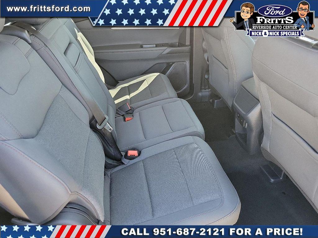 new 2025 Ford Explorer car, priced at $40,965