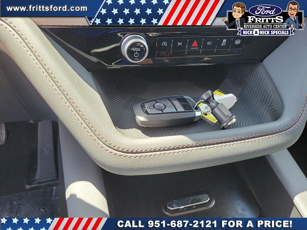 new 2025 Ford Explorer car, priced at $40,965