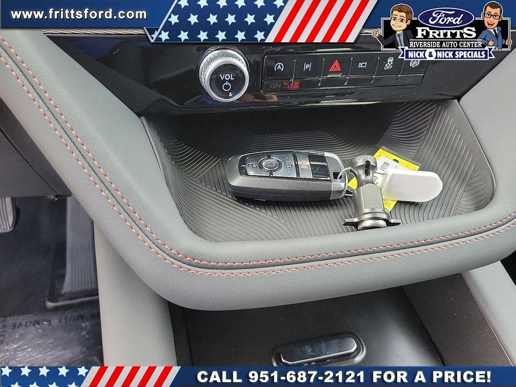 new 2025 Ford Explorer car, priced at $40,965