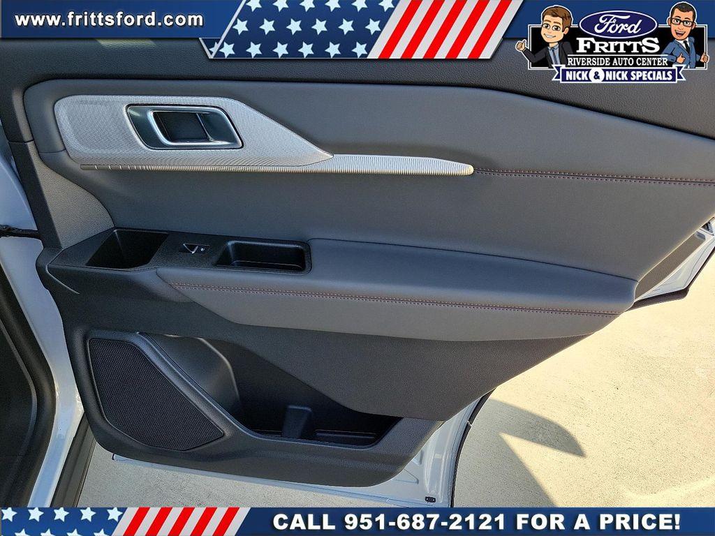 new 2025 Ford Explorer car, priced at $40,965