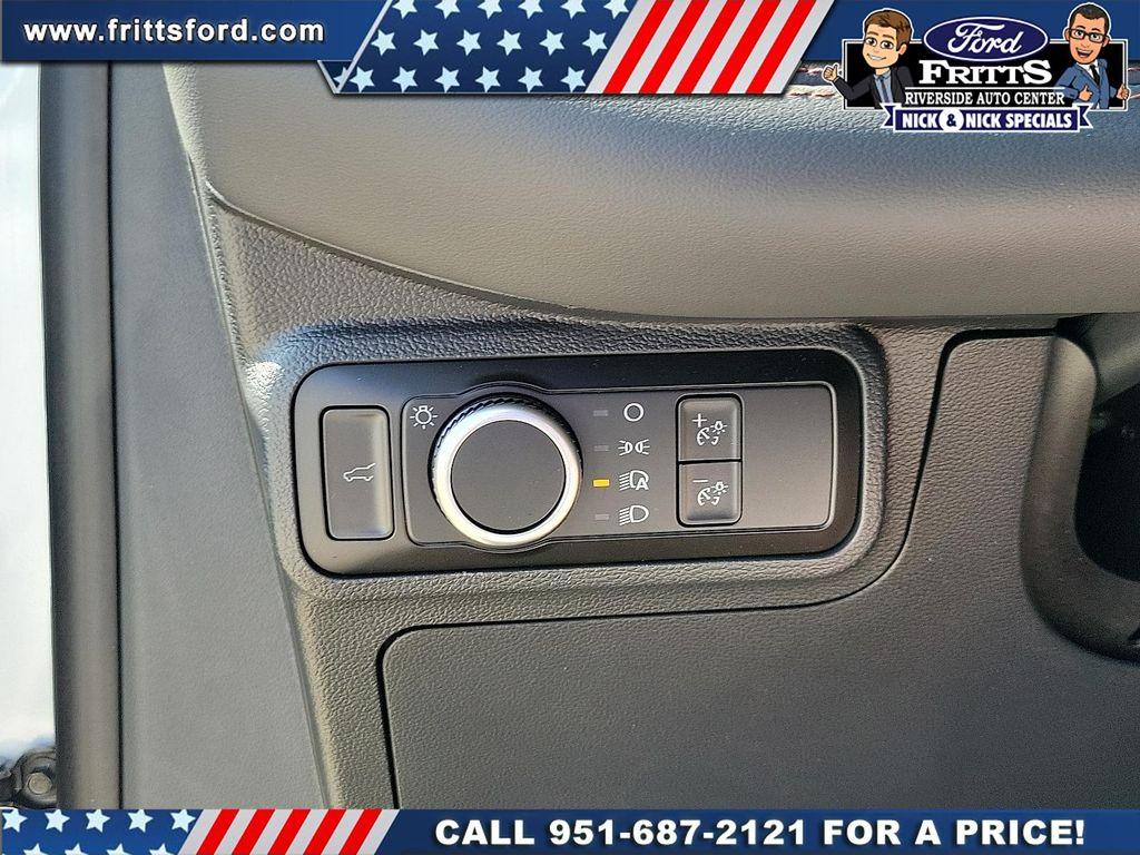 new 2025 Ford Explorer car, priced at $40,965