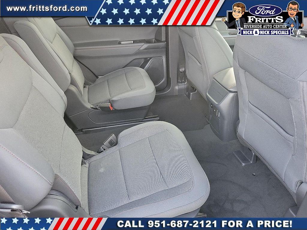 new 2025 Ford Explorer car, priced at $40,965