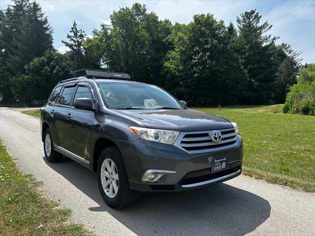 used 2013 Toyota Highlander car, priced at $13,995