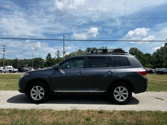 used 2013 Toyota Highlander car, priced at $13,995