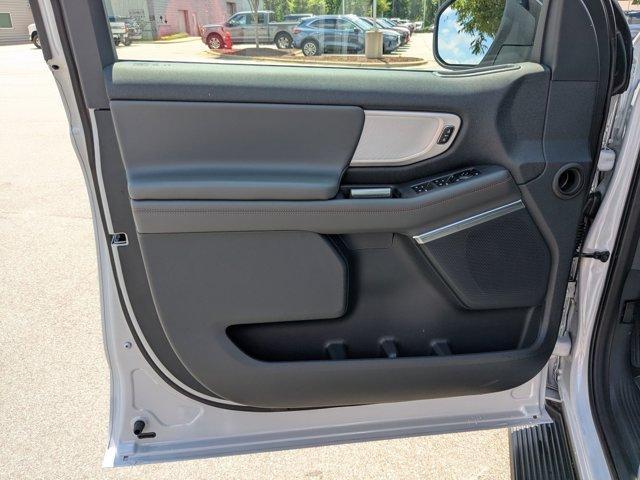 new 2025 Ford Expedition car, priced at $70,910
