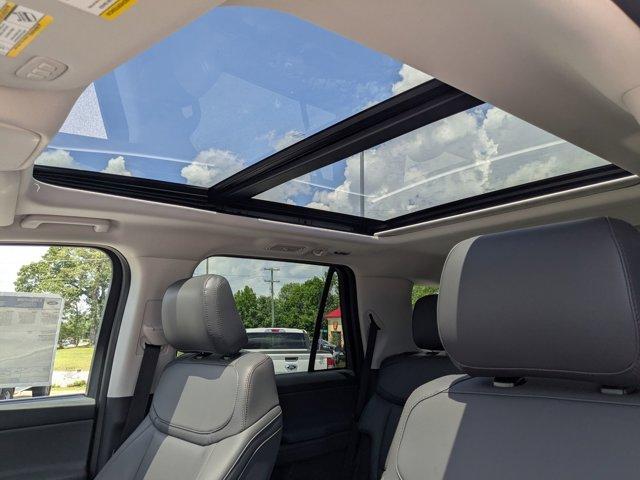 new 2025 Ford Expedition car, priced at $70,910