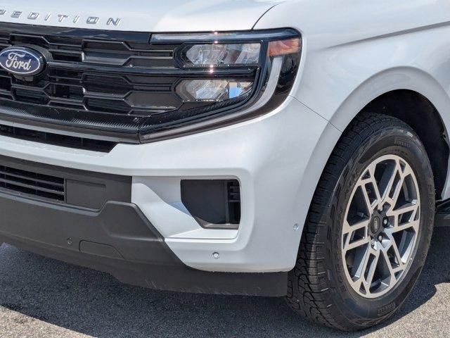 new 2025 Ford Expedition car, priced at $70,910
