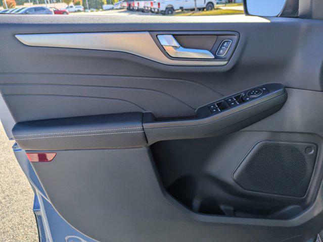 new 2025 Ford Escape car, priced at $39,895