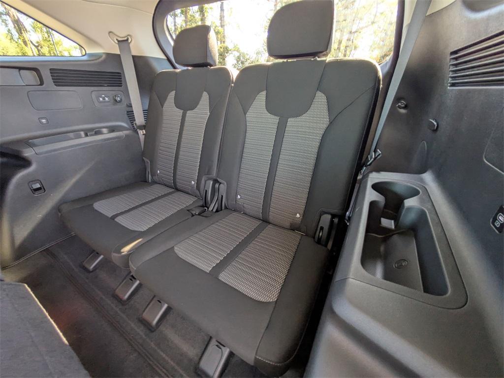new 2026 Kia Sorento car, priced at $32,300