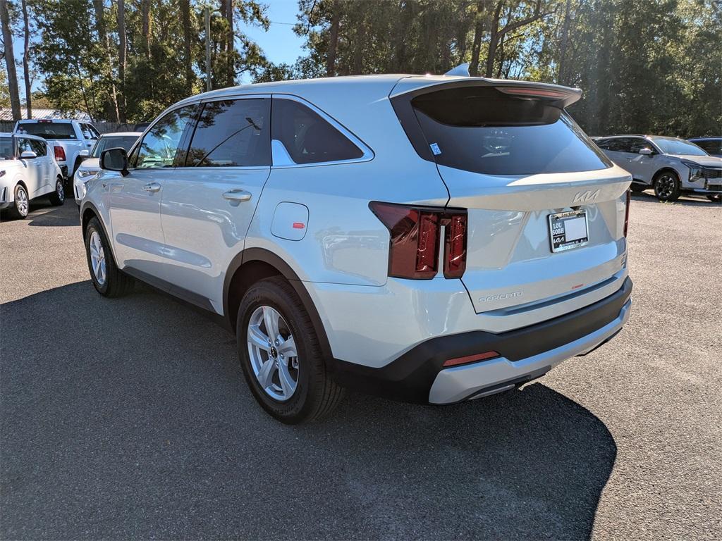 new 2026 Kia Sorento car, priced at $32,300