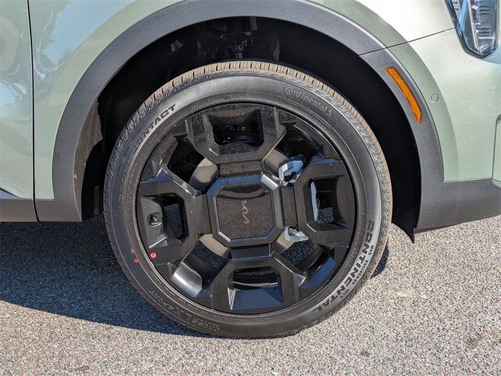 new 2025 Kia Sorento car, priced at $44,175