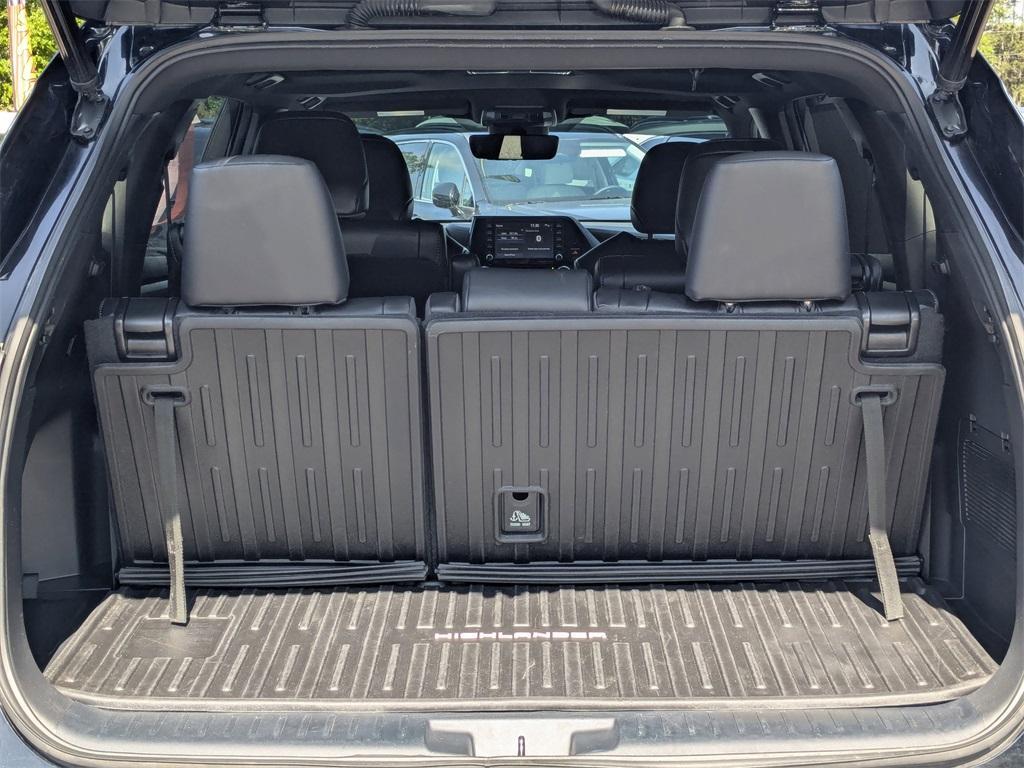 used 2022 Toyota Highlander car, priced at $34,988