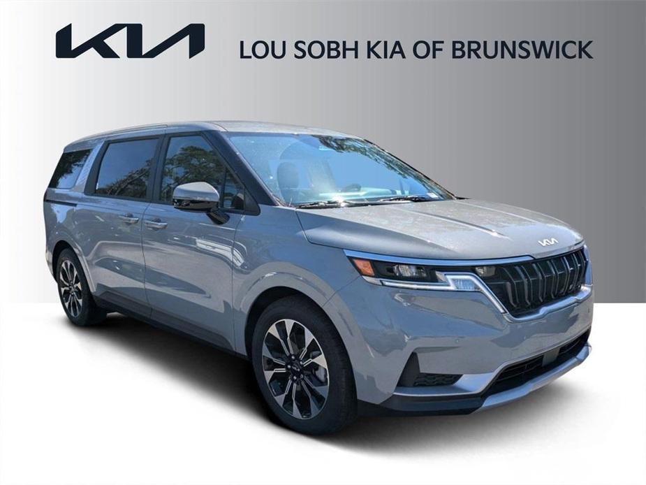 new 2024 Kia Carnival car, priced at $39,935